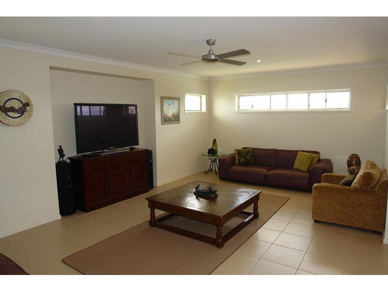 4 Kauri Pine Close, Moggill QLD 4070